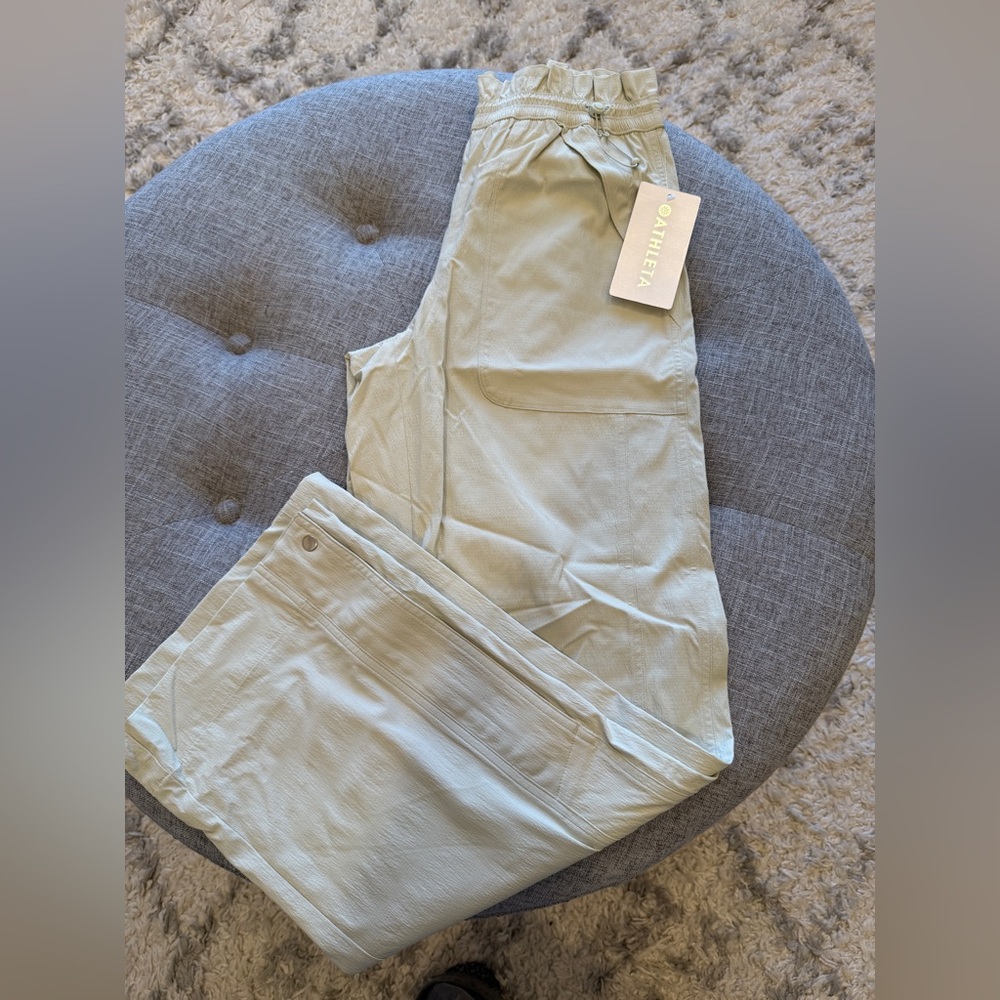 Athleta Trekkie parachute pants.  Women’s size 2.  Color cream.